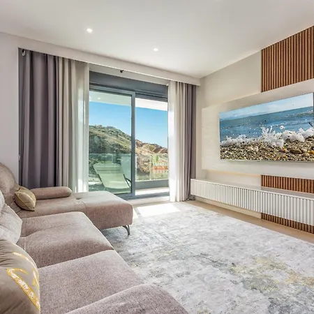 Vivi Homes - Sunny Views Wellness, Gym, Pool & Sea View Fuengirola
