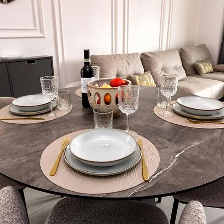 Διαμέρισμα Vivi Homes - Sunny Views Wellness, Gym, Pool & Sea View