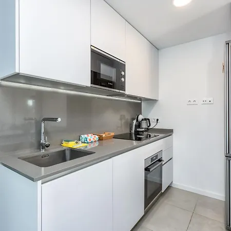 Vivi Homes - Sunny Views Wellness, Gym, Pool & Sea View 아파트 미하스